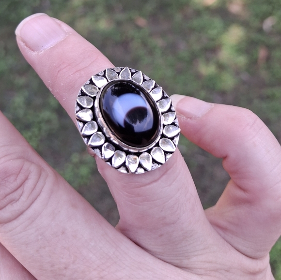***$15 Sale*** New Crescent Moon Shaped Agate 925 Silver Ring. - Picture 6 of 13